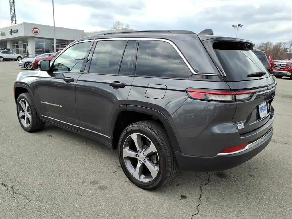 Used 2025 Jeep Grand Cherokee Limited image 6