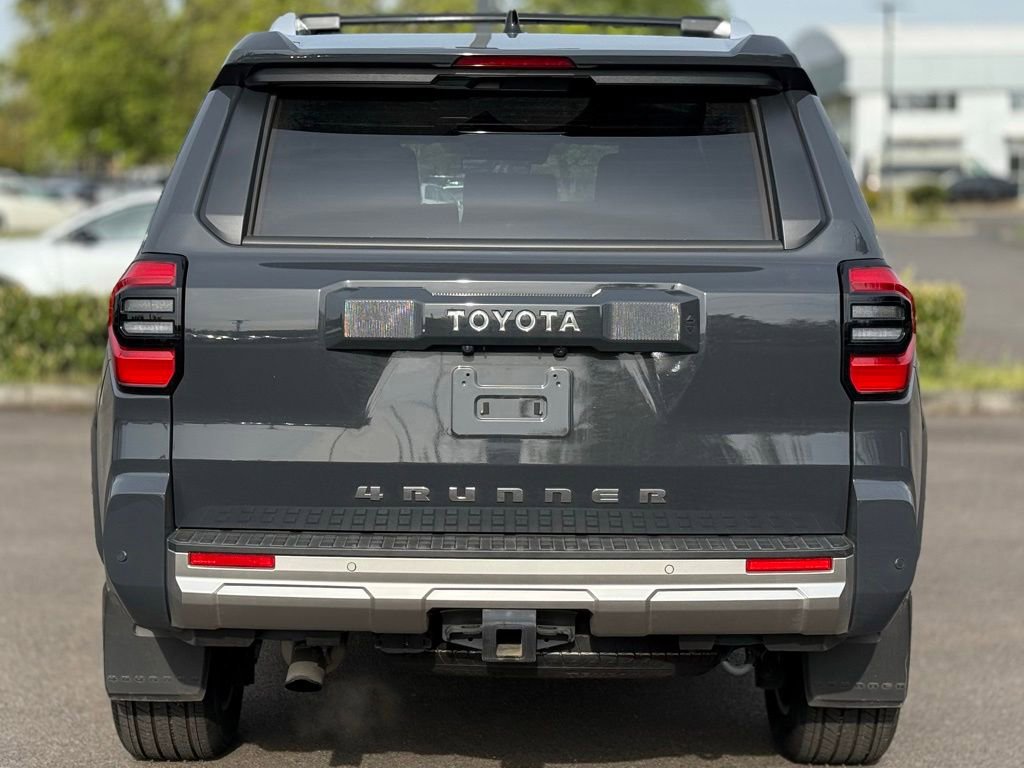 Used 2025 Toyota 4Runner Limited w/ Tow Technology Package AWD/4WD image 4