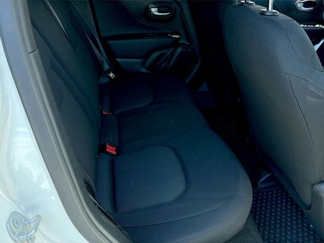 Used 2023 Jeep Renegade Latitude image 42