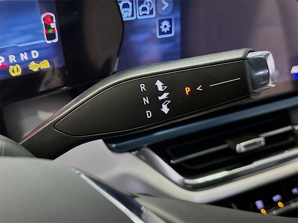 New 2026 Chevrolet Equinox EV LT image 18