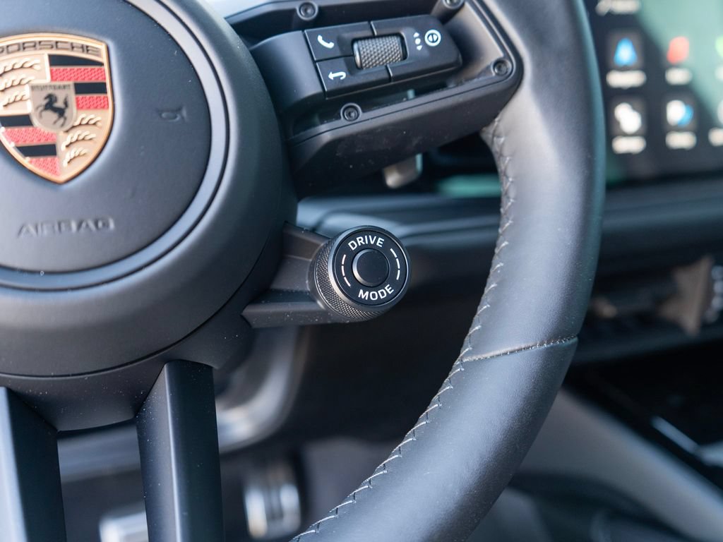 Used 2025 Porsche Cayenne GTS AWD/4WD image 22