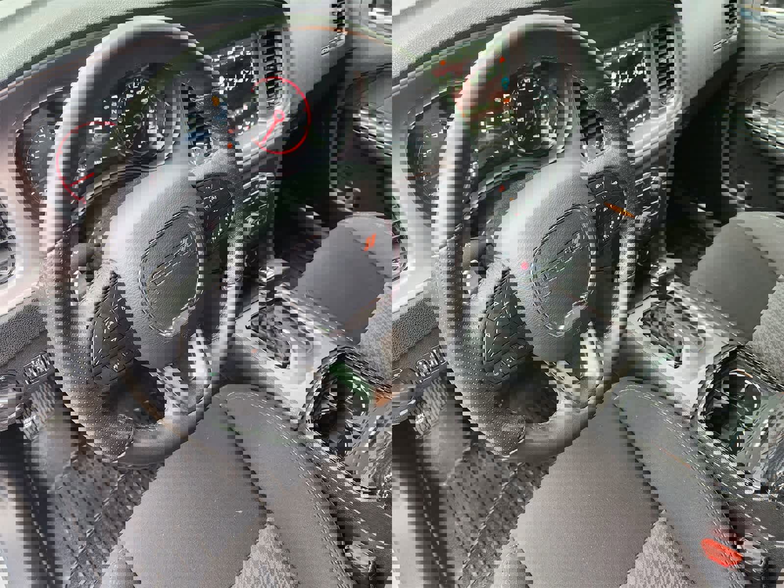 Used 2023 Dodge Charger R/T w/ Blacktop Package image 2