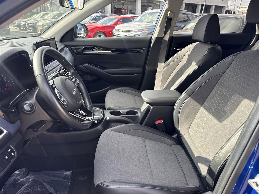 Used 2023 Kia Seltos S w/ Navigation Package image 11