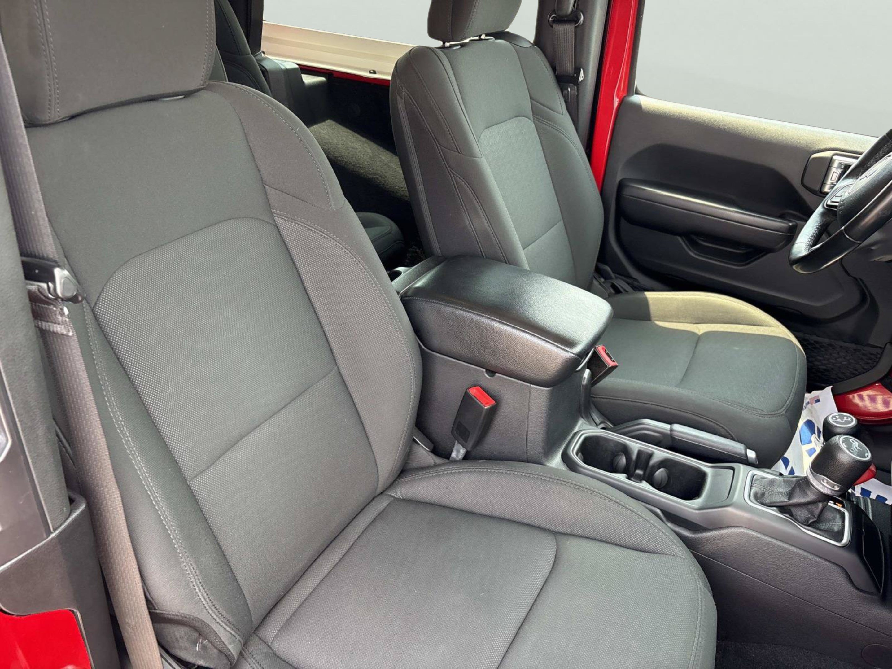 Used 2020 Jeep Wrangler Sport AWD/4WD image 14