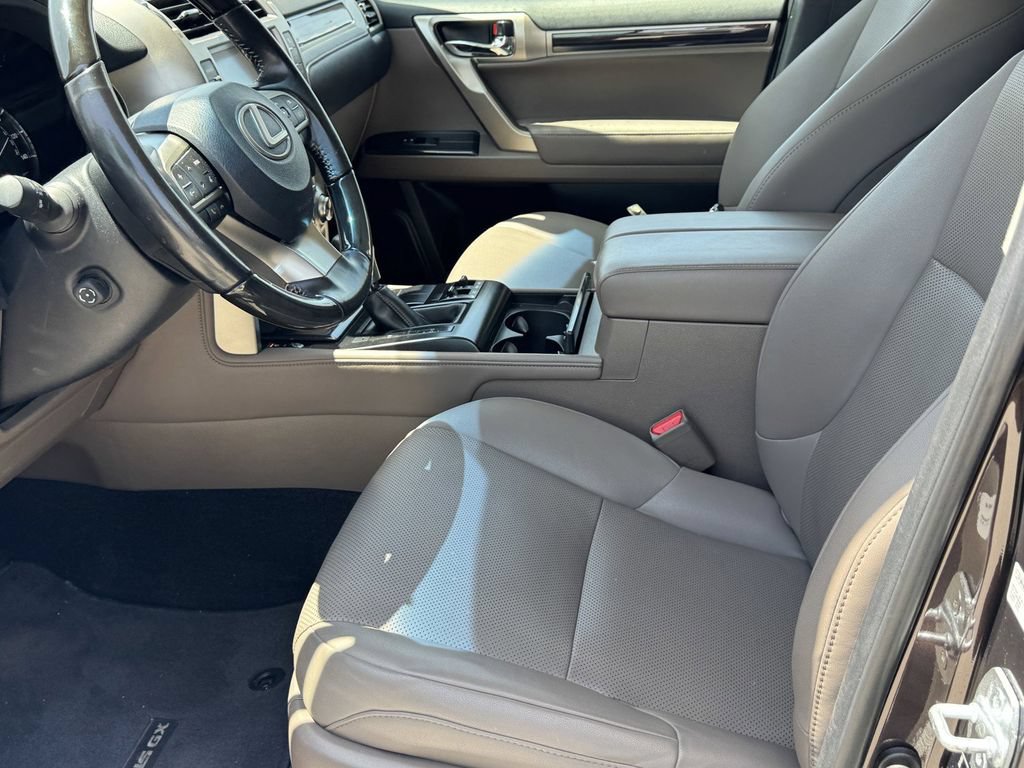 Used 2020 Lexus GX 460 Premium w/ Premium Package AWD/4WD image 13