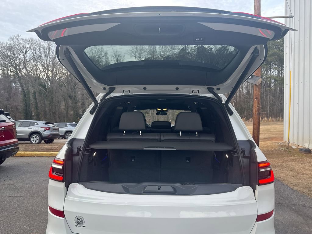 Used 2023 BMW X7 M60i image 35