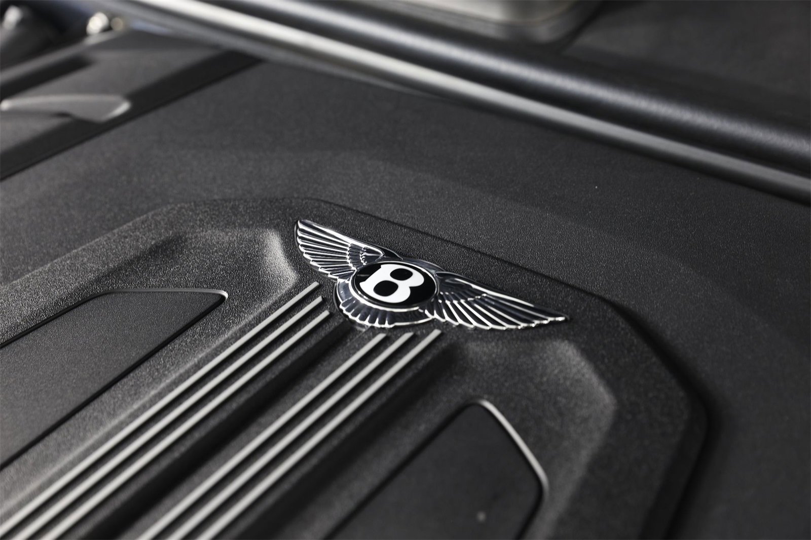 New 2025 Bentley Bentayga image 40