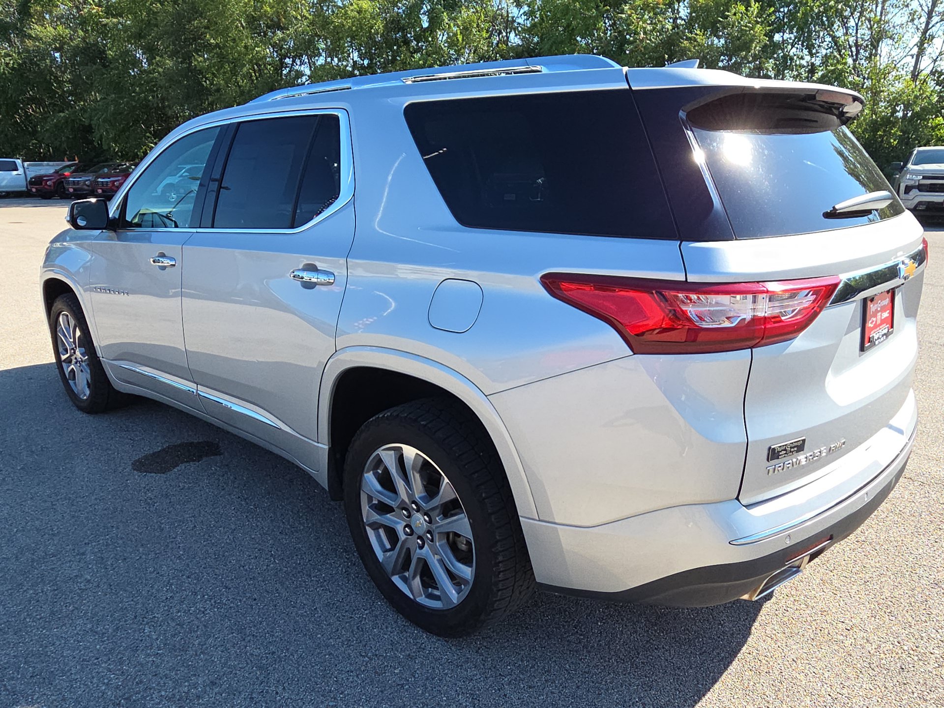 Used 2019 Chevrolet Traverse Premier w/ LPO, Floor Liner Package AWD/4WD image 6