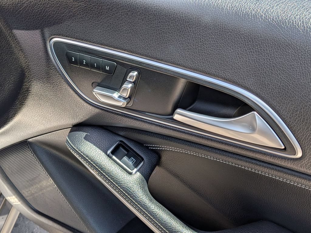 Used 2018 Mercedes-Benz CLA 250 image 18