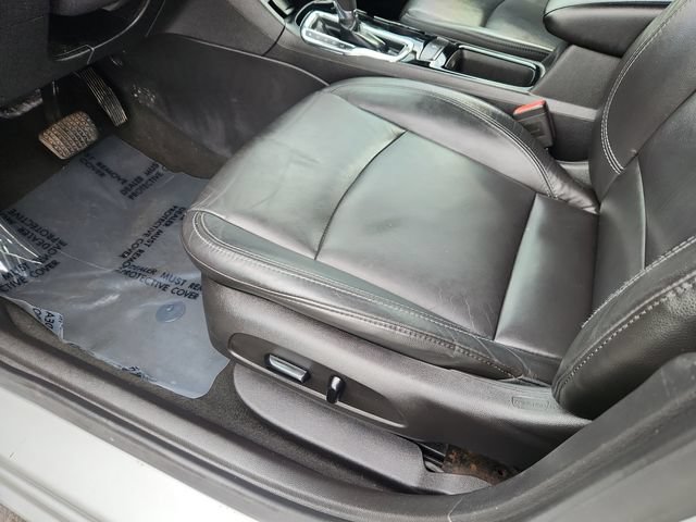Used 2017 Chevrolet Cruze Premier FWD image 20