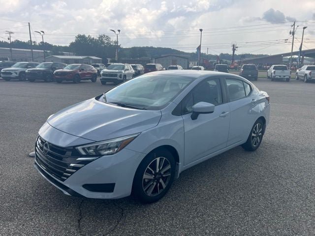 Used 2025 Nissan Versa SV w/ Trunk Package FWD image 1