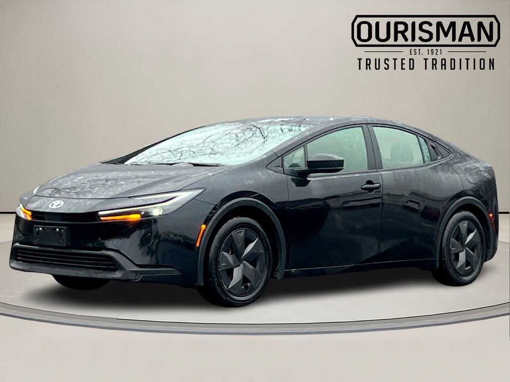 Used 2024 Toyota Prius LE image 2