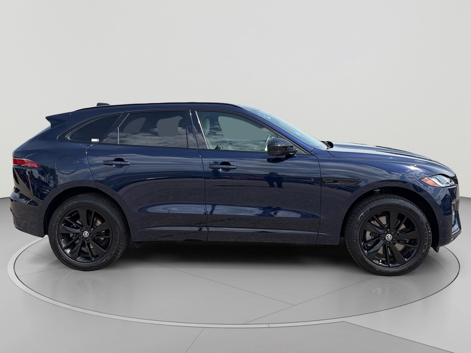 Certified 2026 Jaguar F-PACE R-Dynamic S AWD/4WD image 6