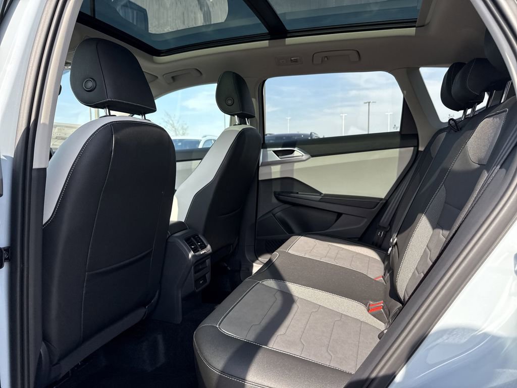 New 2025 Volkswagen Taos SE image 13