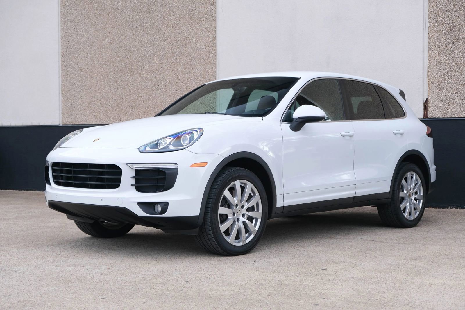 Used 2016 Porsche Cayenne Sport Utility 4D image 5