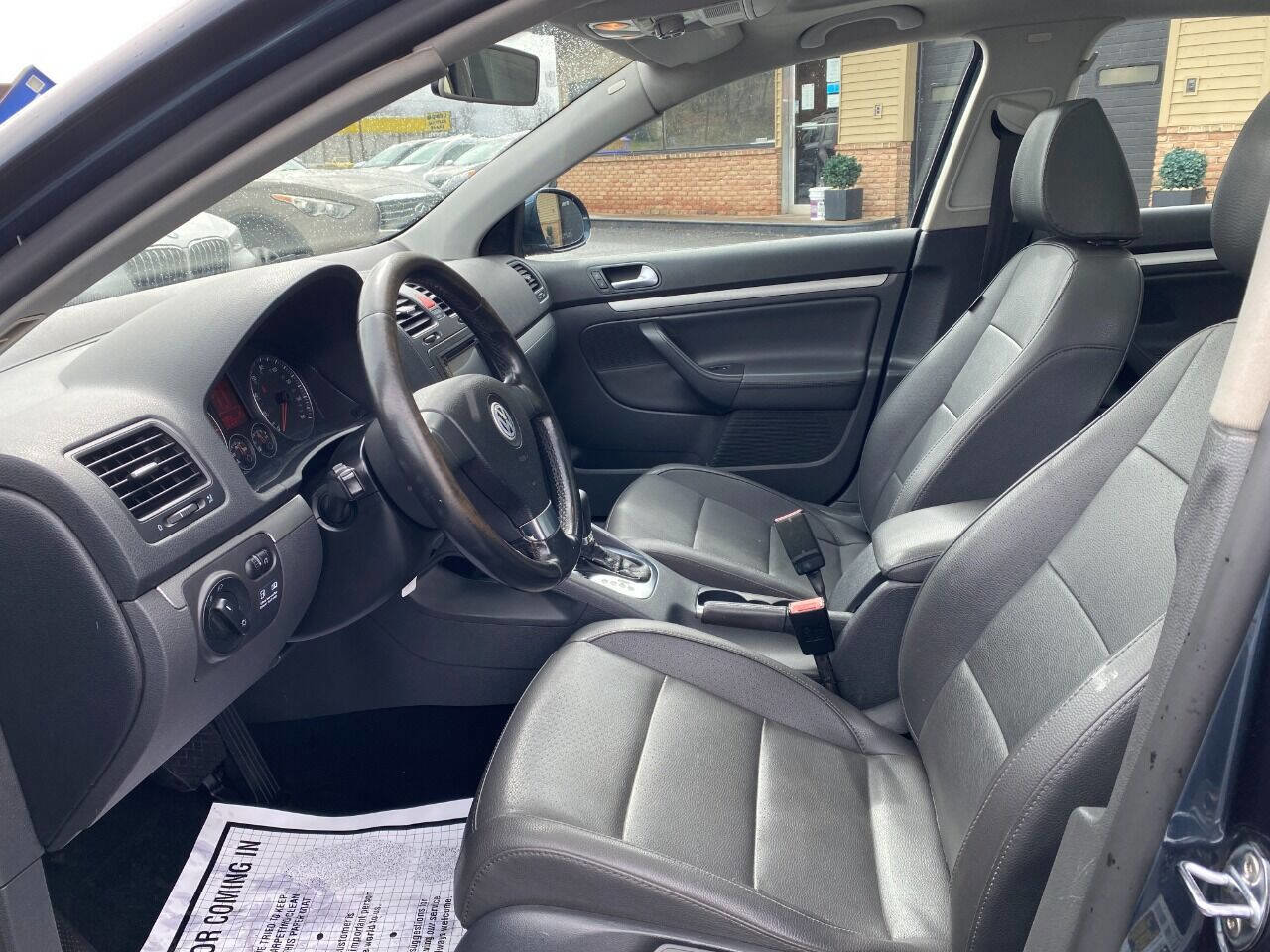 Used 2009 Volkswagen Jetta TDI image 9