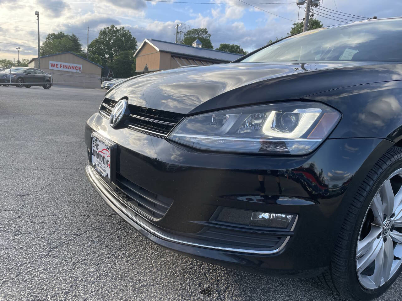 Used 2015 Volkswagen Golf SEL image 19