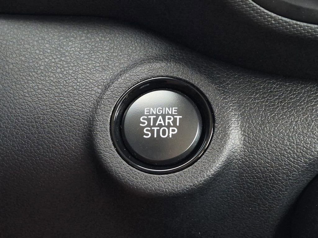 Used 2025 Hyundai Venue Limited image 21