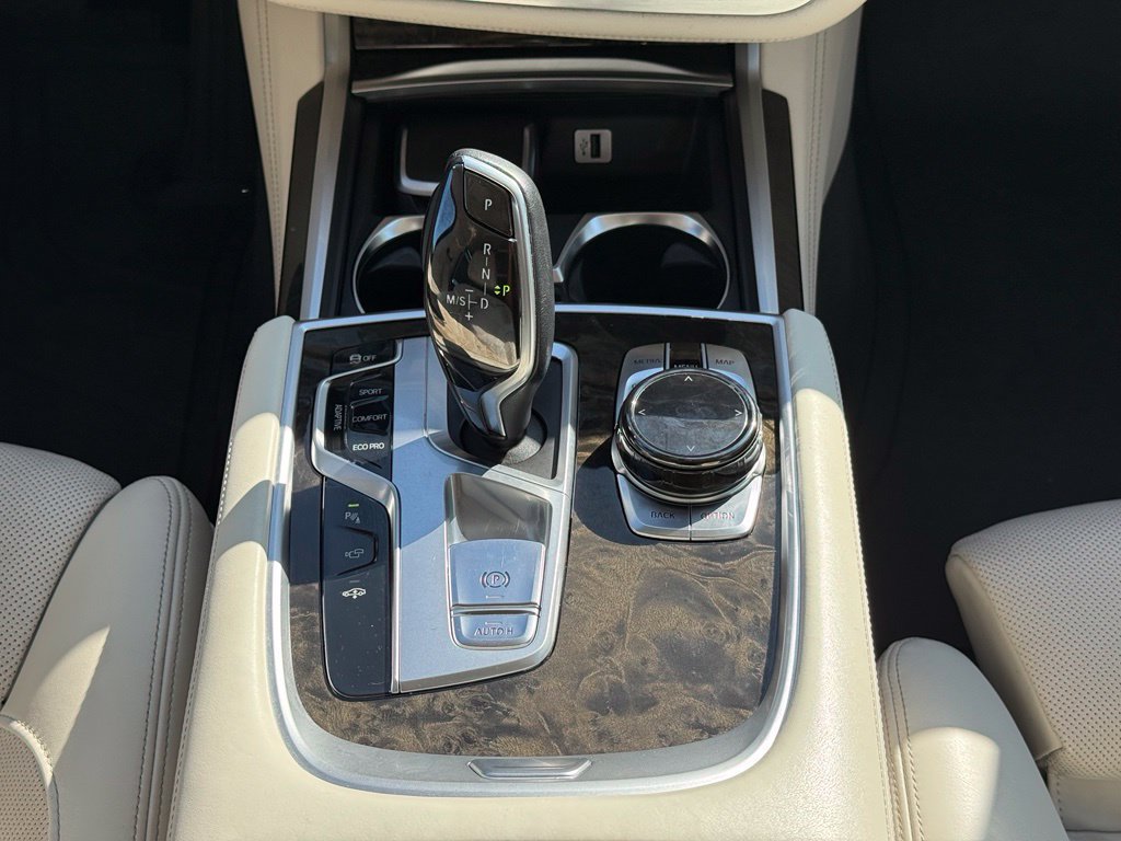 Used 2016 BMW 740i RWD image 27