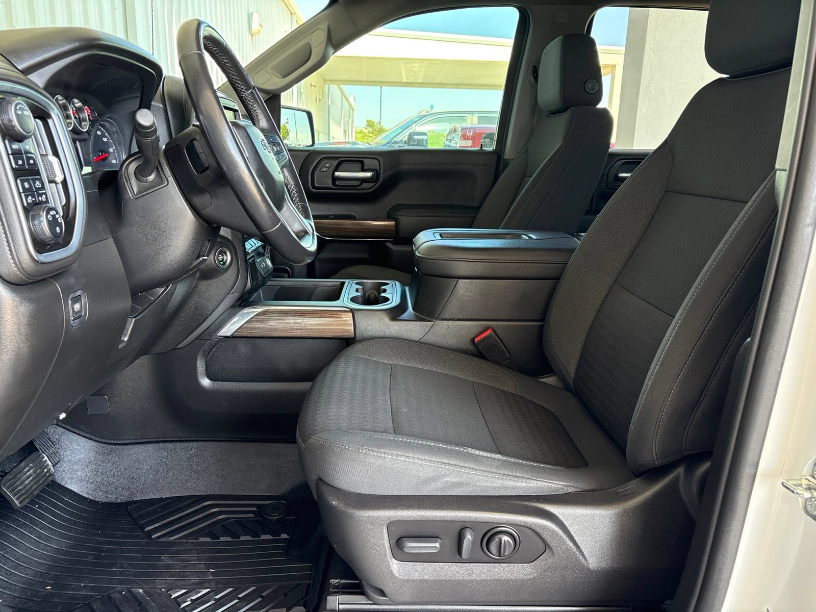Used 2021 Chevrolet Silverado 1500 LT Trail Boss AWD/4WD image 13