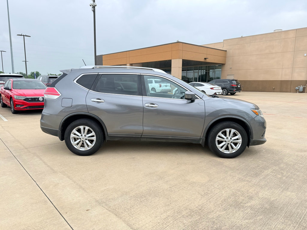 Used 2016 Nissan Rogue SV w/ SV Premium Package FWD image 4