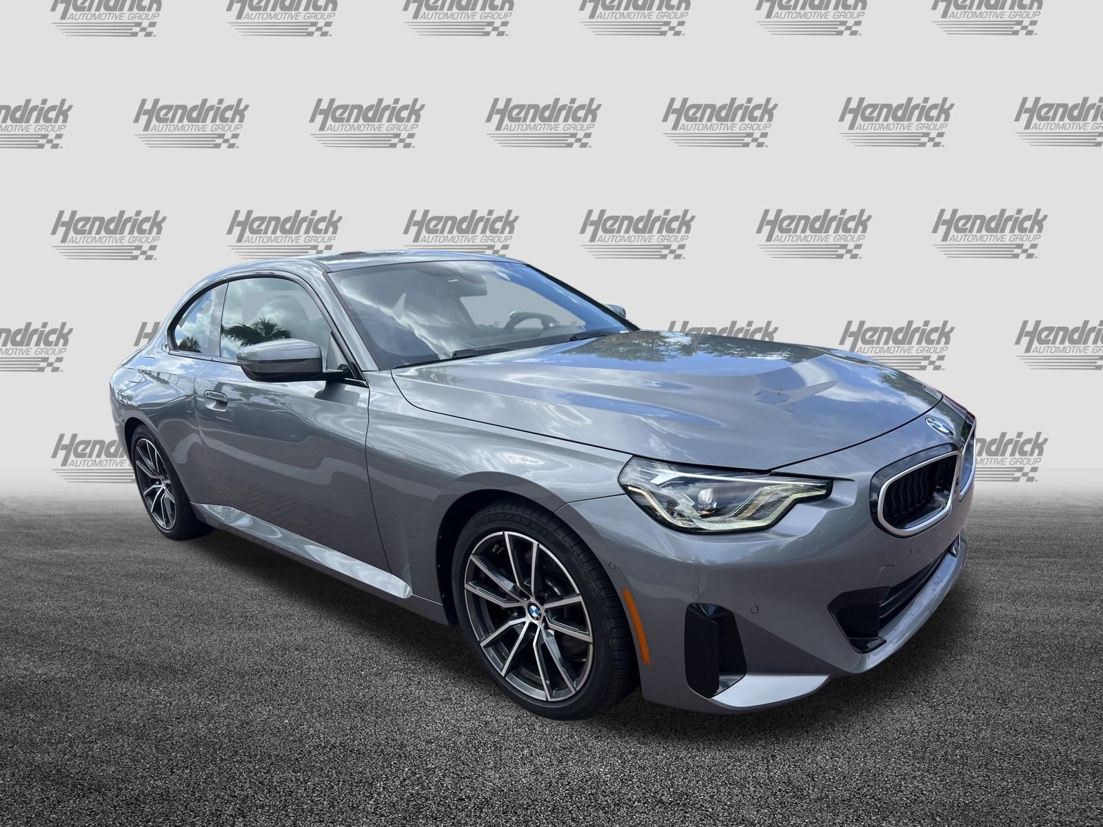 Used 2025 BMW 230i Coupe RWD image 2