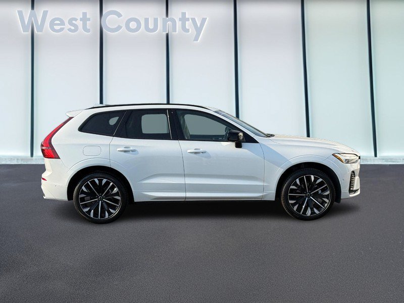Certified 2026 Volvo XC60 B5 Ultra AWD/4WD image 2