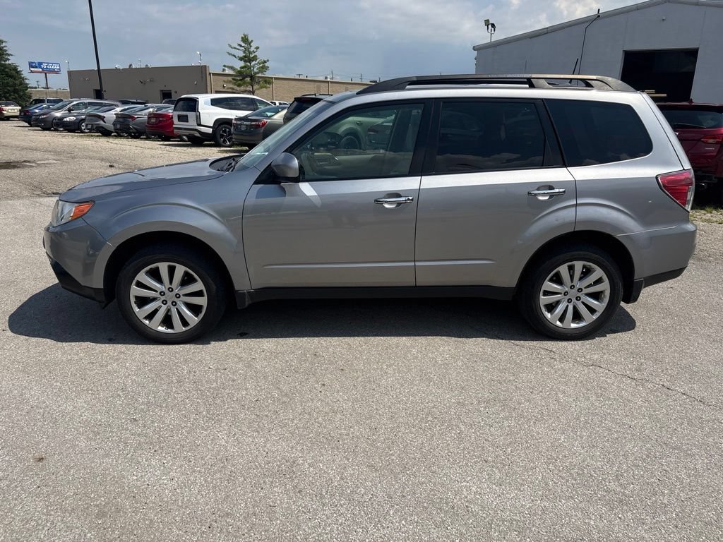 Used 2011 Subaru Forester 2.5X Premium w/ All-Weather Pkg AWD/4WD image 2