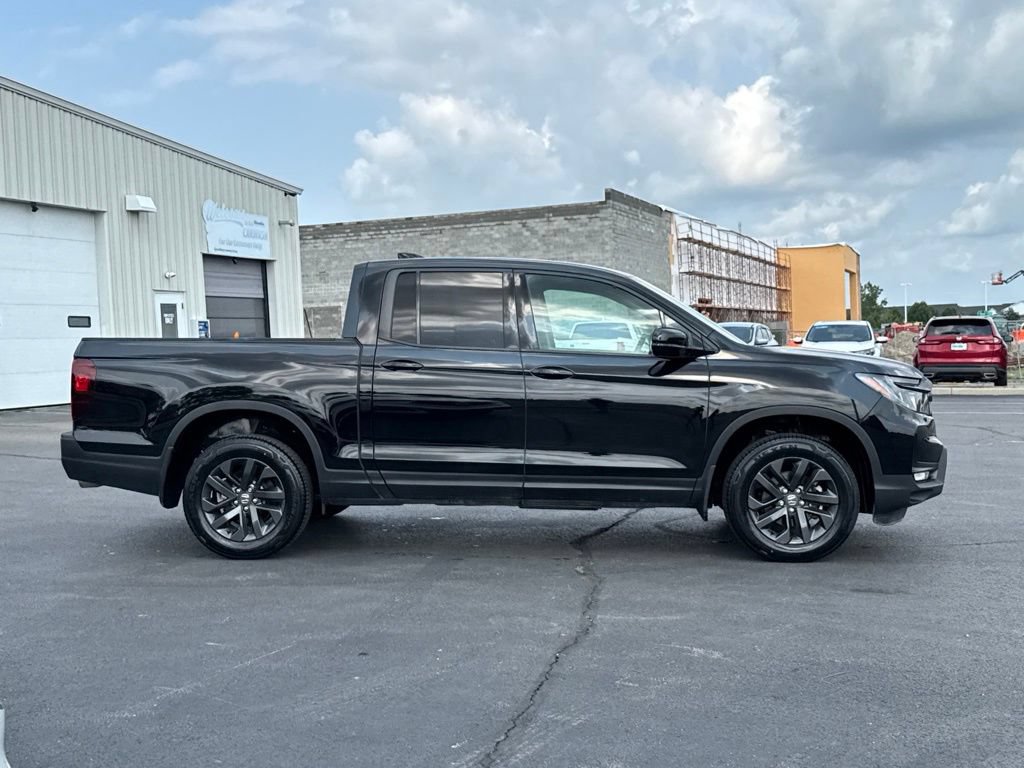 Used 2025 Honda Ridgeline Sport image 8