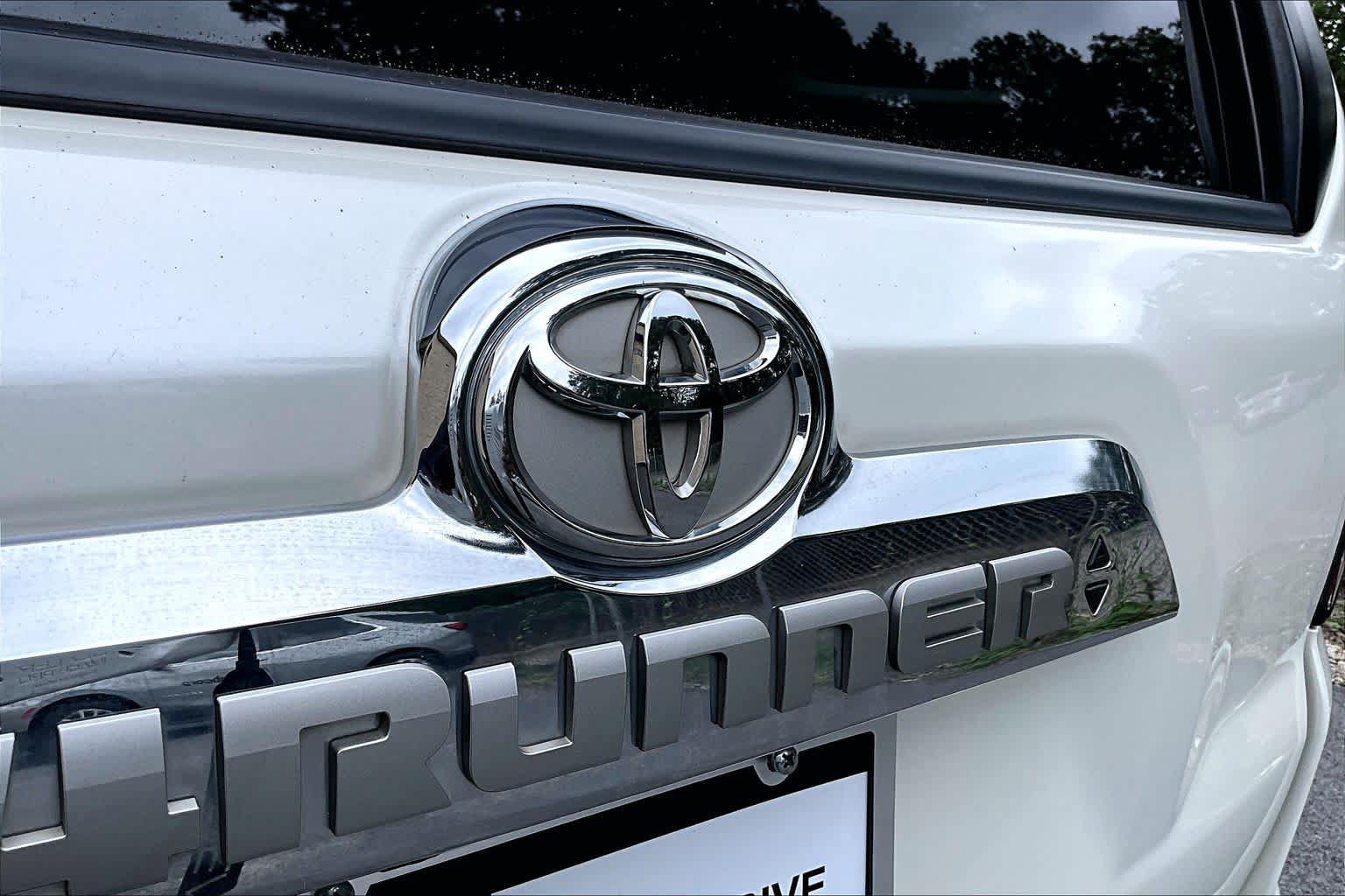 Used 2021 Toyota 4Runner Limited RWD image 31