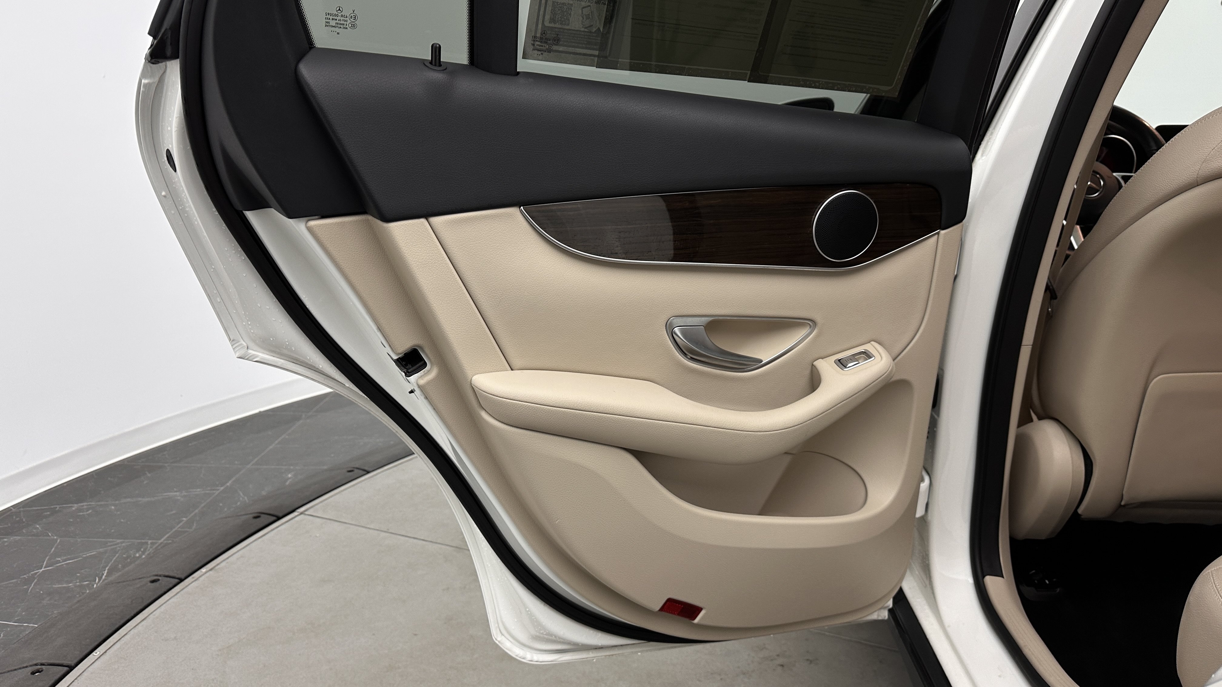 Used 2021 Mercedes-Benz GLC 300 image 25