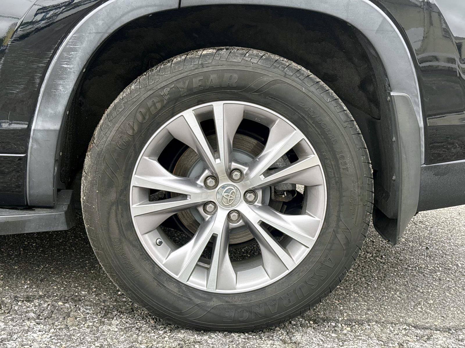 Used 2015 Toyota Highlander XLE AWD/4WD image 30