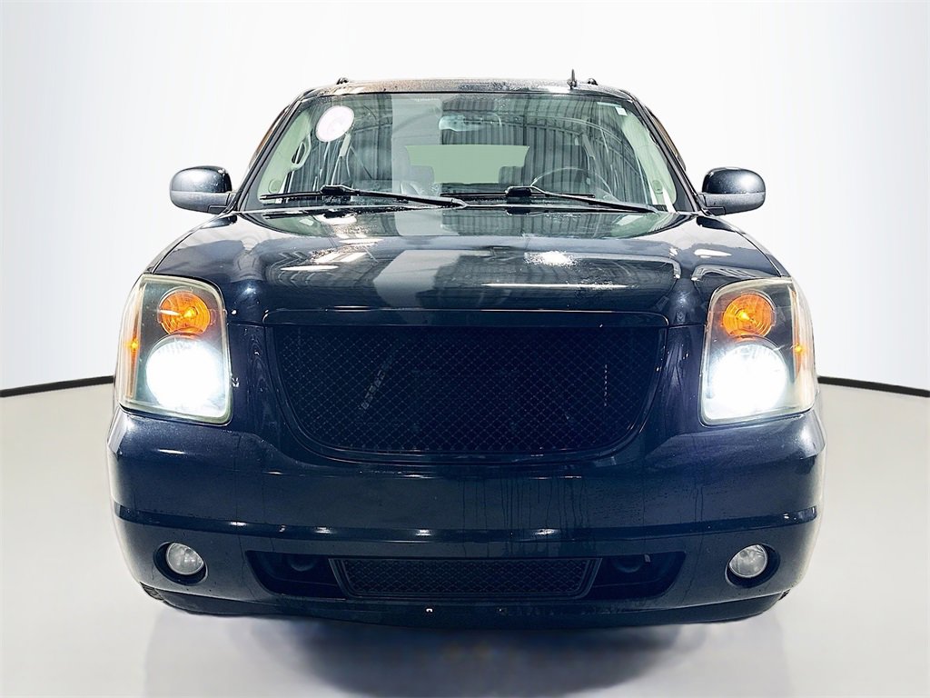 Used 2013 GMC Yukon XL Denali image 4