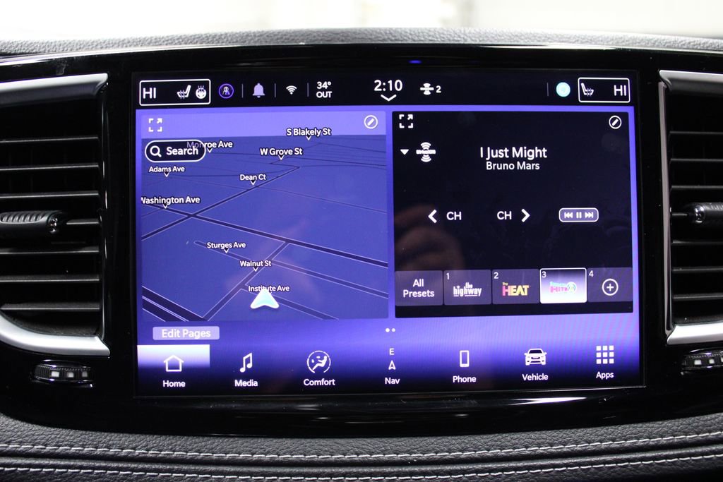 Used 2025 Chrysler Pacifica Limited image 15