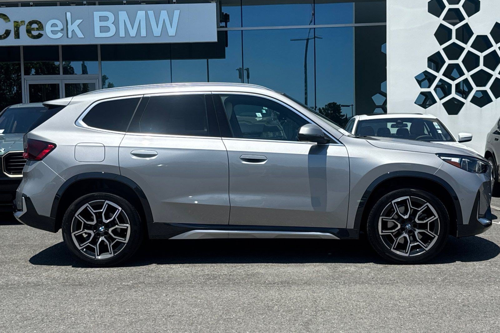 Used 2026 BMW X1 xDrive28i w/ Technology Package AWD/4WD image 8