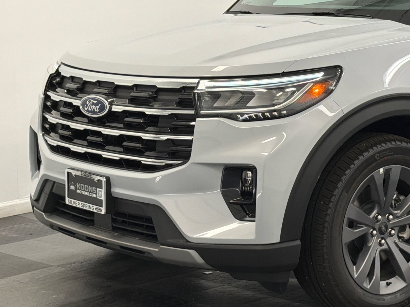 New 2026 Ford Explorer Active w/ Active Comfort Package AWD/4WD image 2