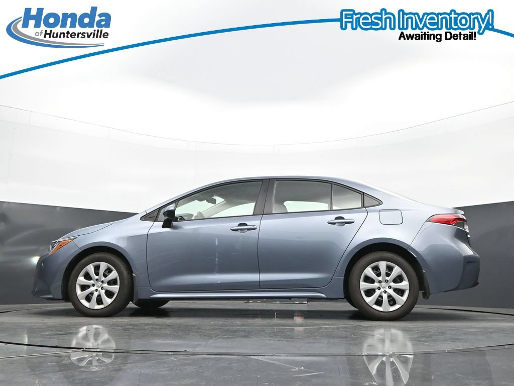 Used 2025 Toyota Corolla LE FWD image 31