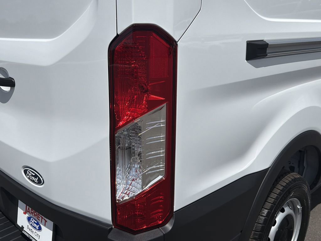 New 2026 Ford Transit 250 148 Medium Roof RWD image 9