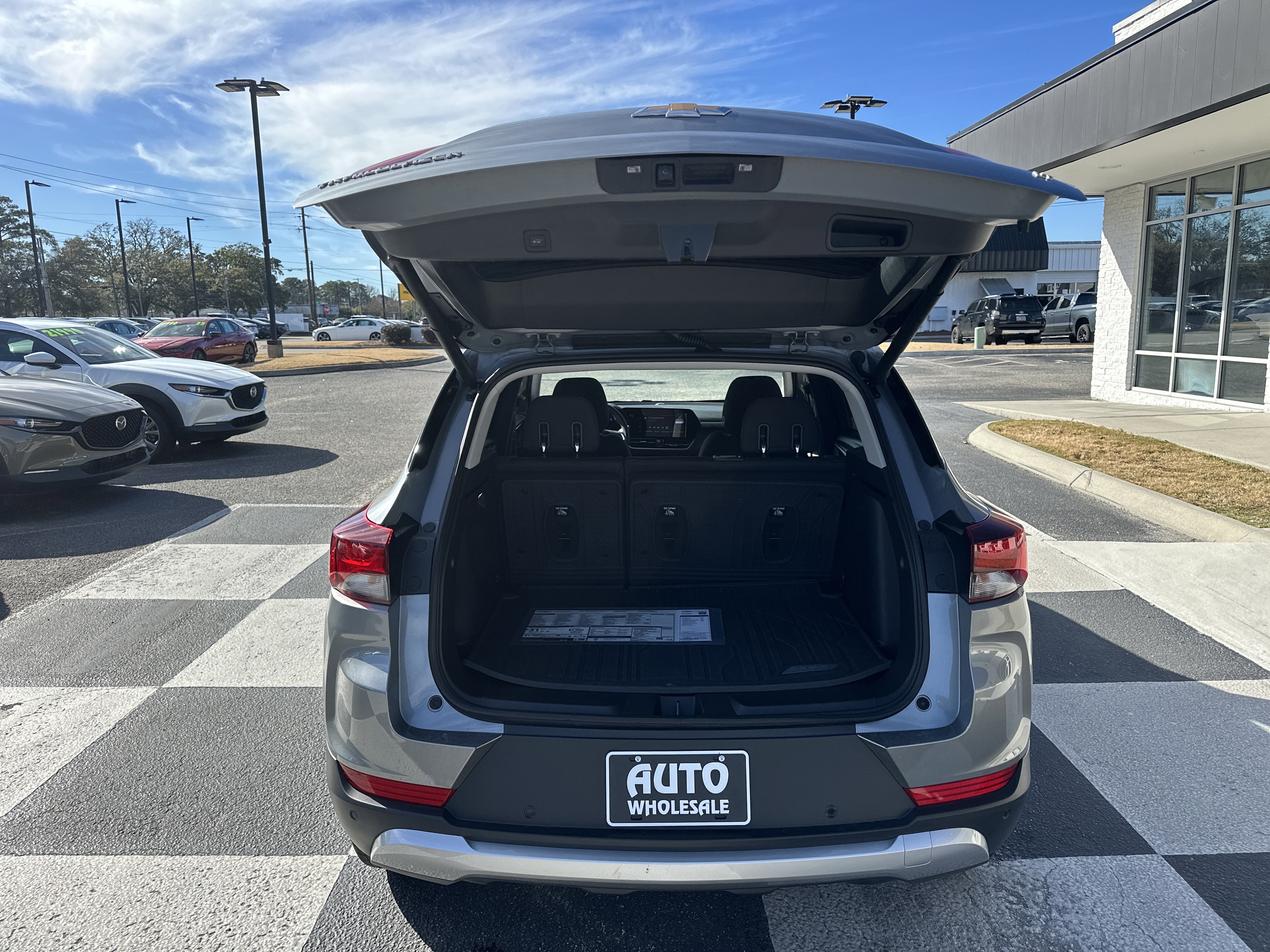 Used 2024 Chevrolet TrailBlazer LT w/ Convenience Package image 5