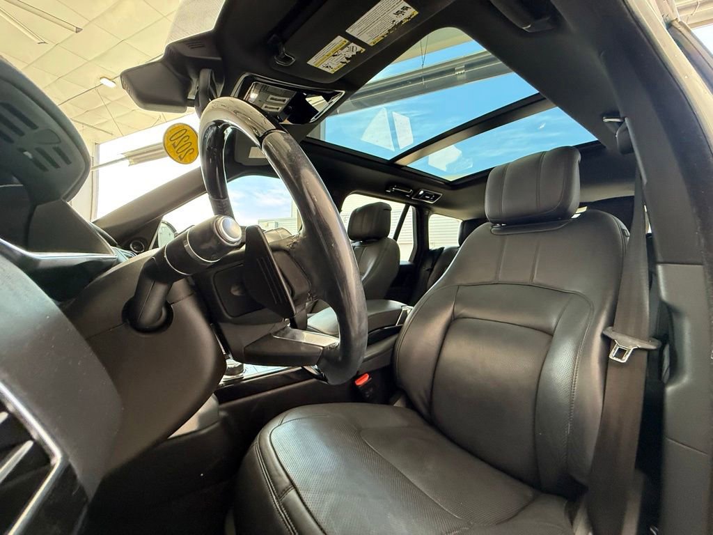 Used 2020 Land Rover Range Rover HSE AWD/4WD image 4