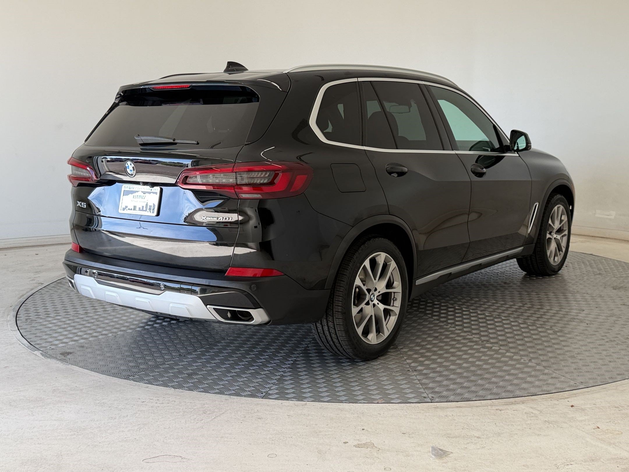 Used 2022 BMW X5 xDrive40i w/ Climate Comfort Package AWD/4WD image 9