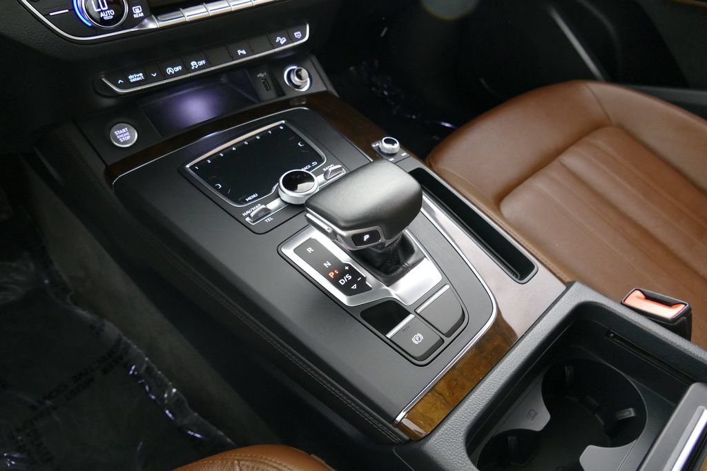 Used 2019 Audi Q5 Premium w/ Premium Plus Package AWD/4WD image 22