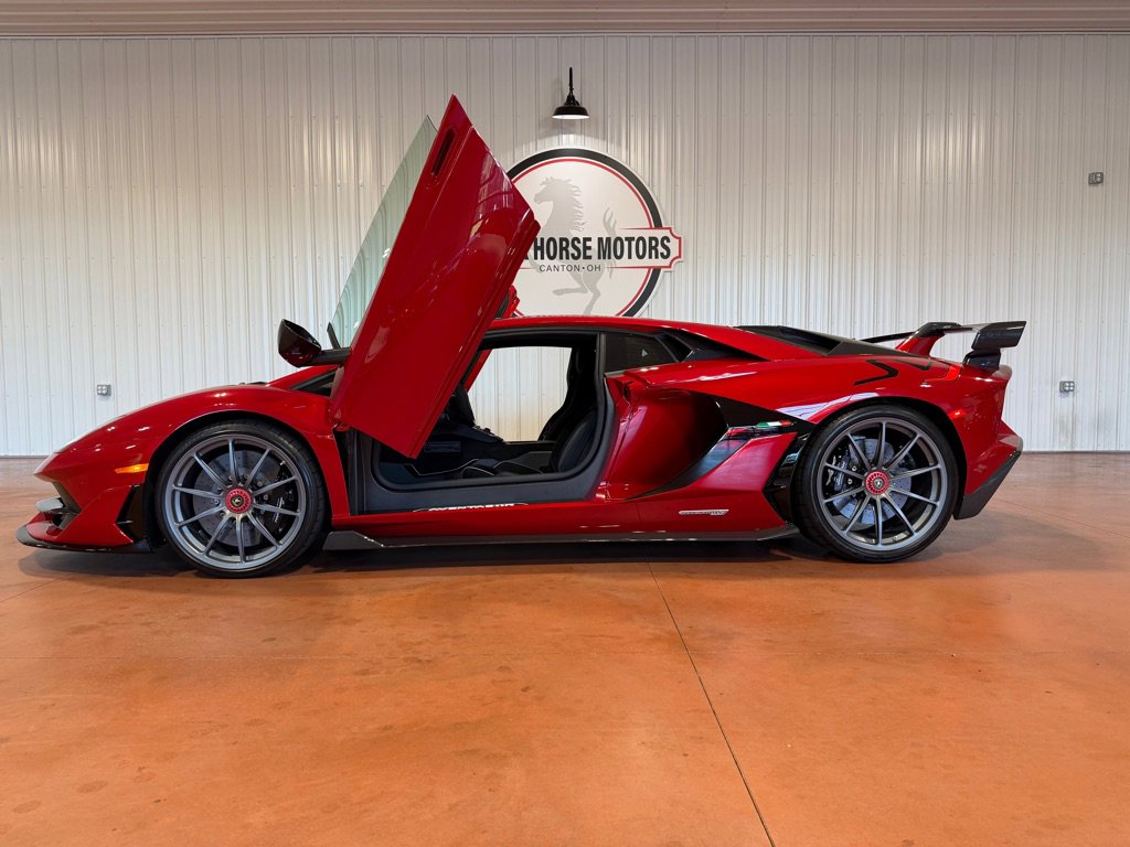 Used 2019 Lamborghini Aventador SVJ image 3