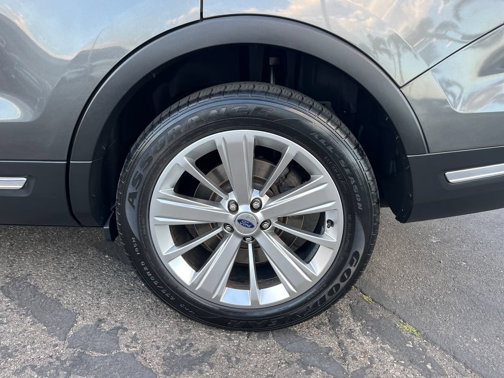 Used 2019 Ford Explorer Limited w/ Class III Trailer Tow Package FWD image 23