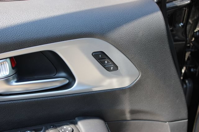 Used 2023 Chrysler Pacifica Touring-L w/ S Appearance Package AWD/4WD image 10
