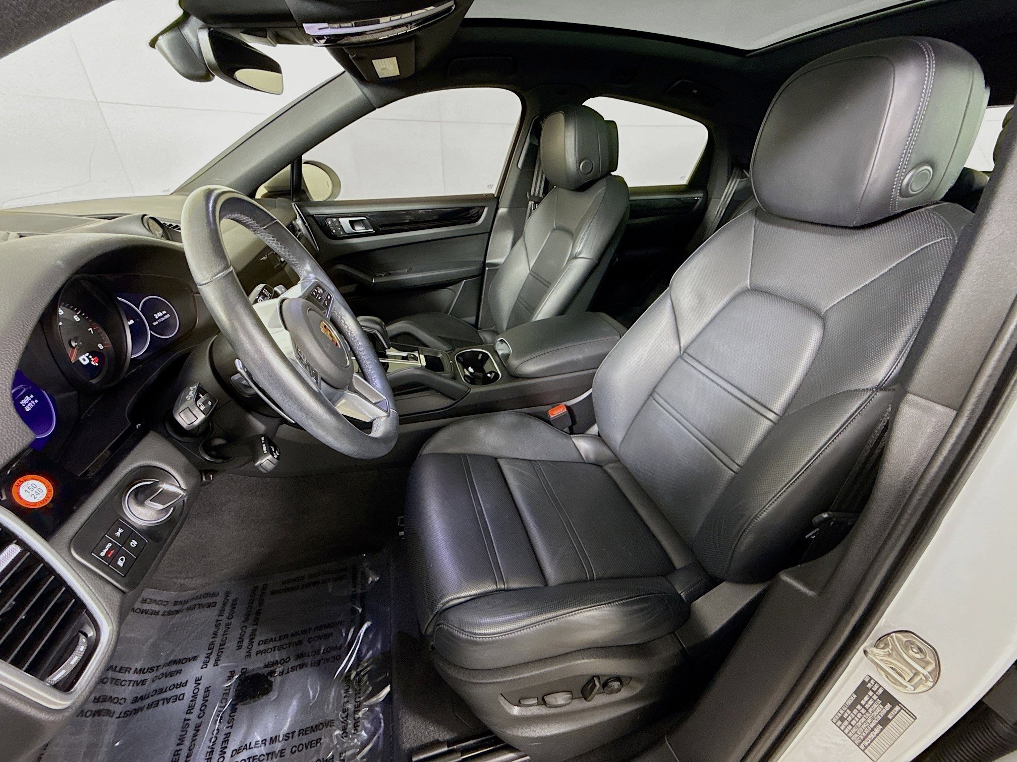 Certified 2022 Porsche Cayenne image 5