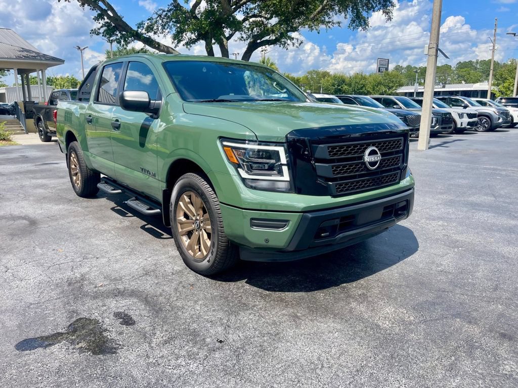 Used 2024 Nissan Titan SV w/ SV Bronze Edition Package AWD/4WD image 7