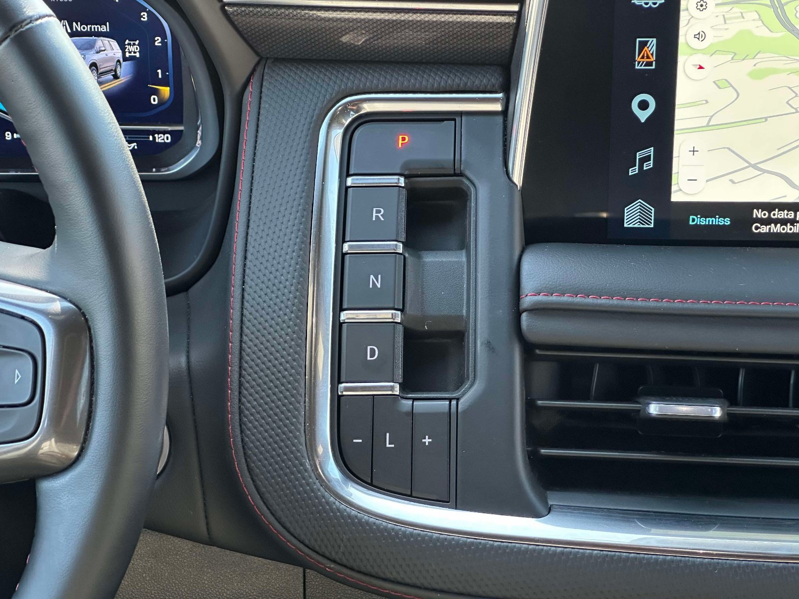 Used 2024 Chevrolet Suburban RST w/ Luxury Package AWD/4WD image 21