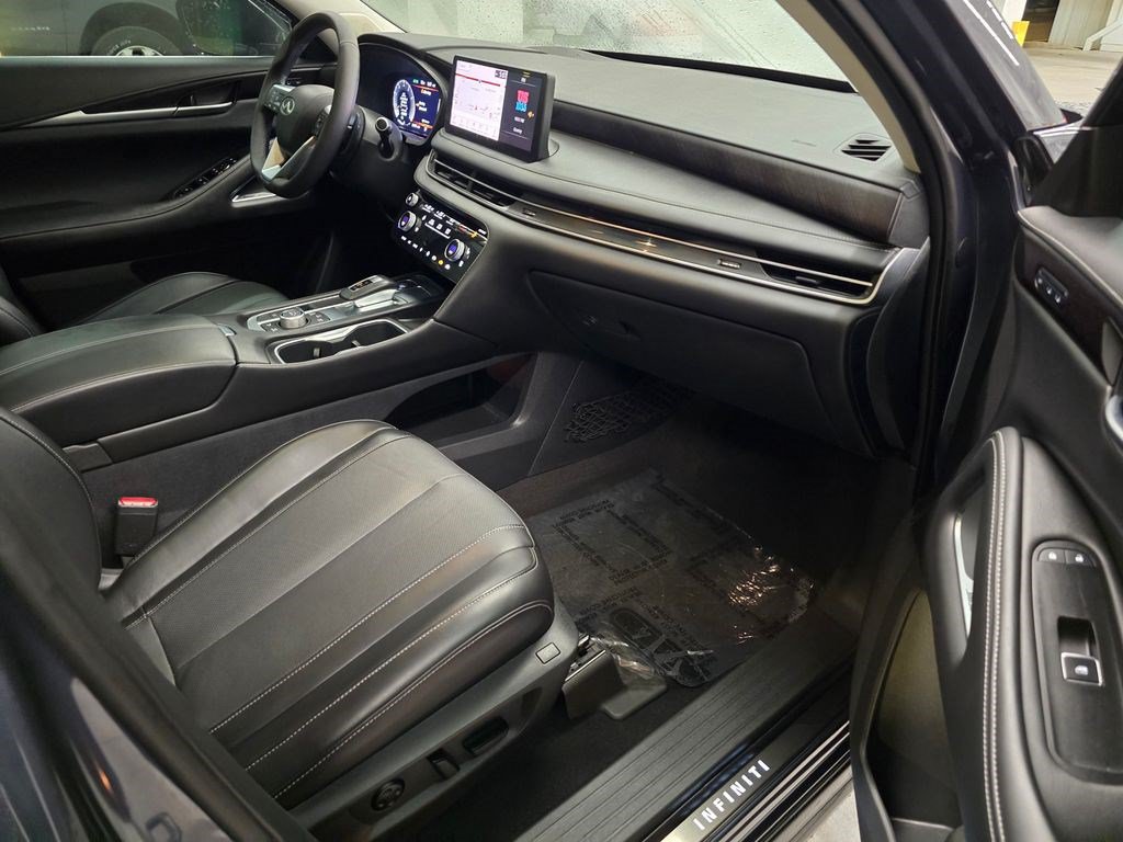 Used 2023 INFINITI QX60 Sensory w/ Vision Package FWD image 32