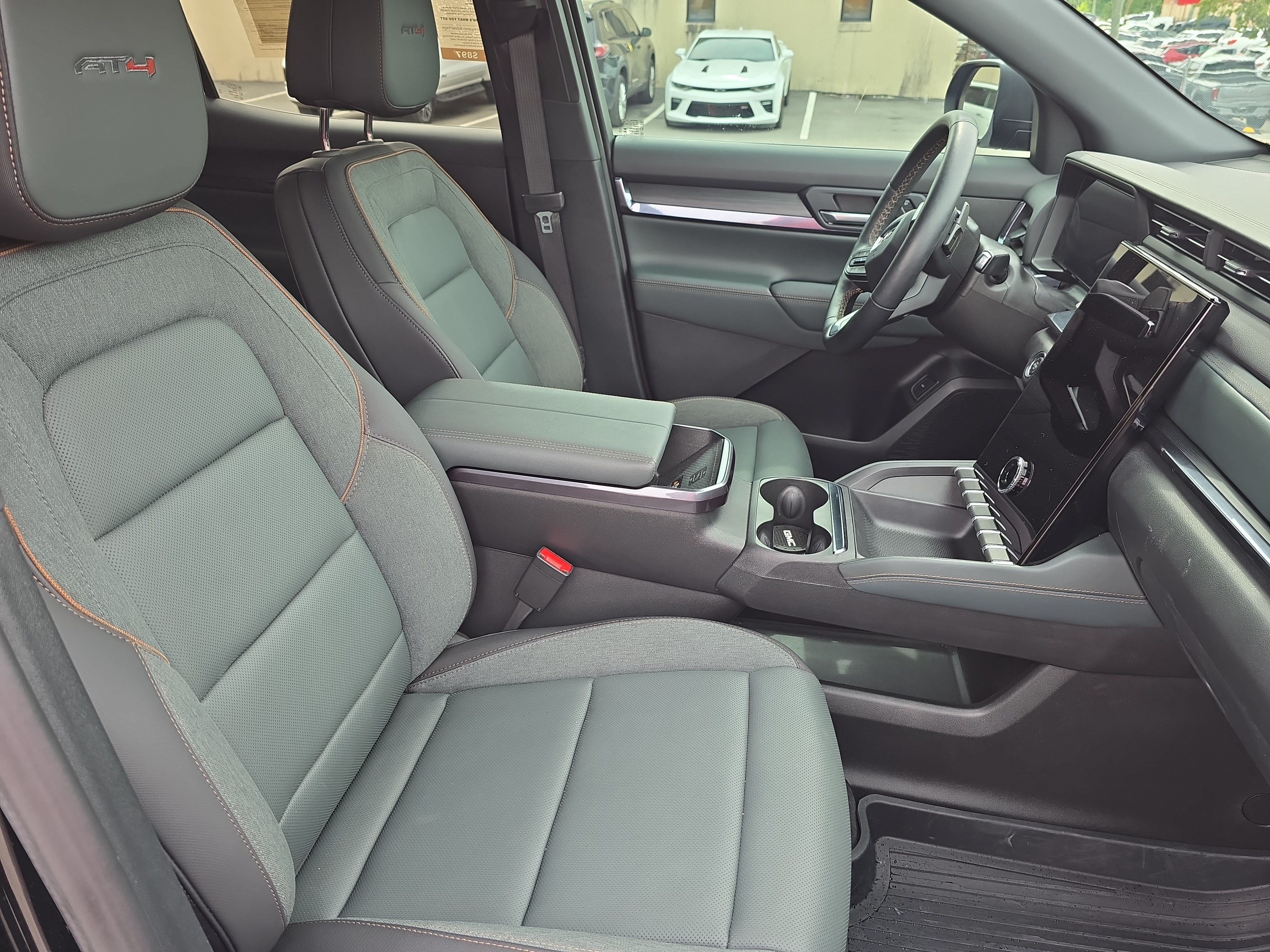 Used 2026 GMC Terrain AT4 w/ Convenience Package III AWD/4WD image 10